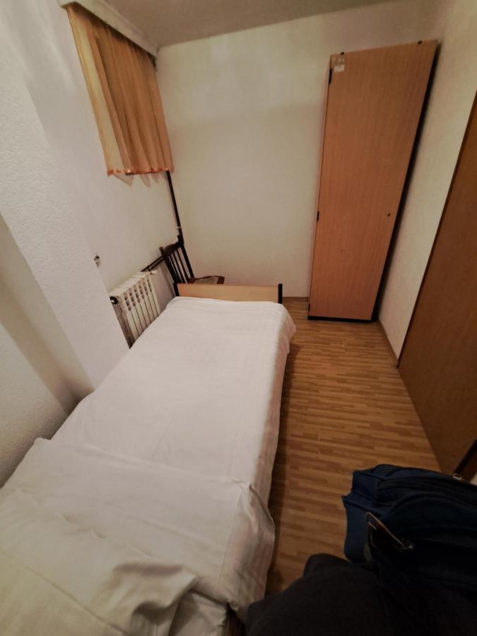Ris Apartment *